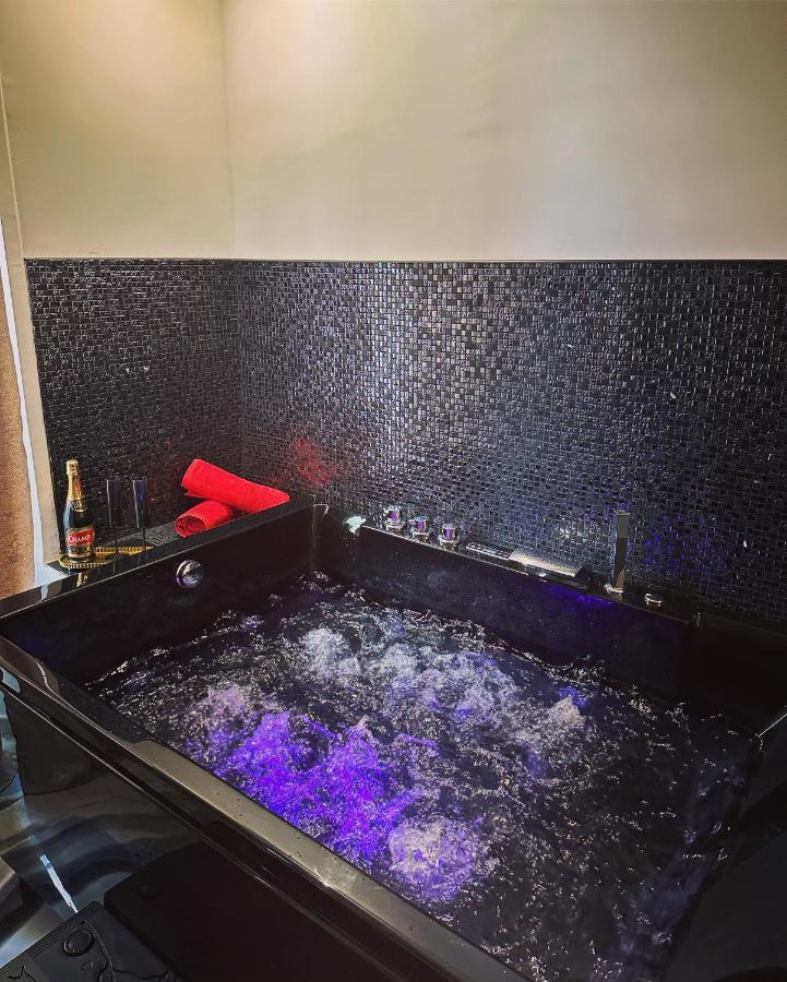 Suite De Prestige Avec Spa & Cinema Ivry-sur-Seine Buitenkant foto
